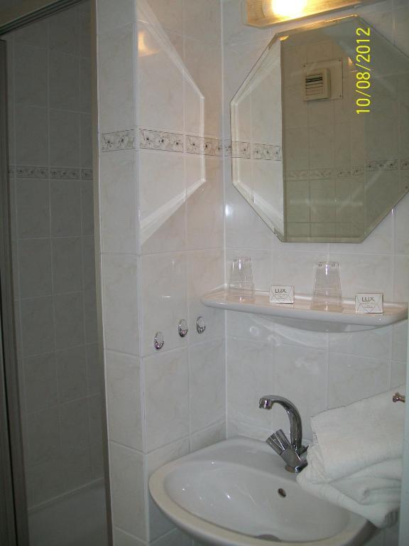 Hotel An Der Hauptallee Бад Пирмонт Стая снимка
